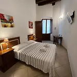 L'antica Torre Caralis Guest house