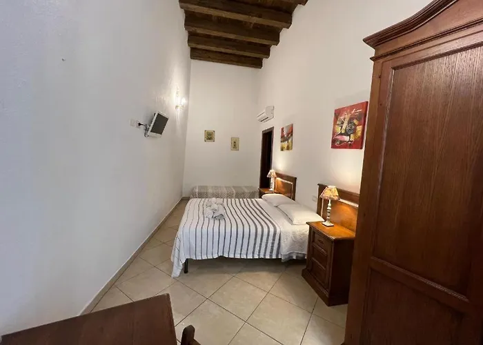 Konukevi L'antica Torre Caralis 3*